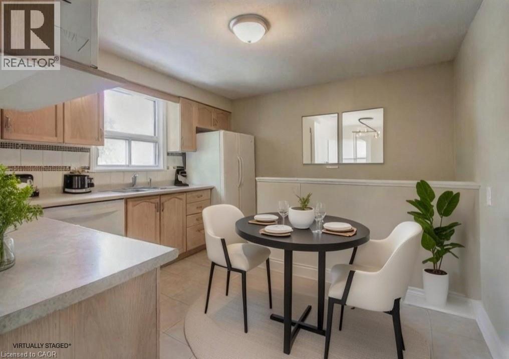 137 Manning Avenue Unit# Upper, Hamilton, Ontario  L9A 3E8 - Photo 3 - 40817419