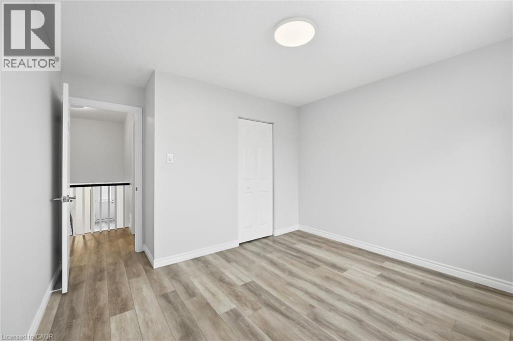 2344 Glastonbury Road, Burlington, Ontario  L7P 3Y3 - Photo 24 - 40817315