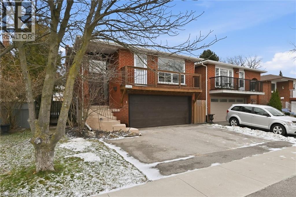 2344 Glastonbury Road, Burlington, Ontario  L7P 3Y3 - Photo 3 - 40817315