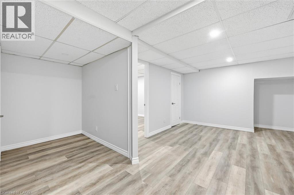 2344 Glastonbury Road, Burlington, Ontario  L7P 3Y3 - Photo 34 - 40817315