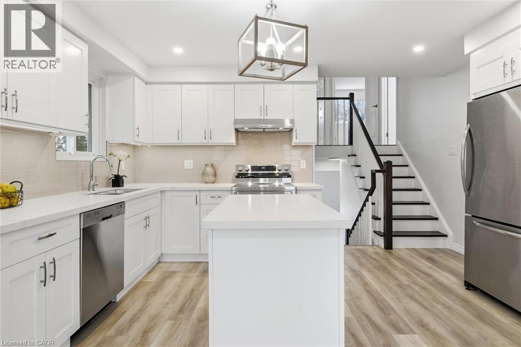 2344 Glastonbury Road, Burlington, Ontario  L7P 3Y3 - Photo 8 - 40817315