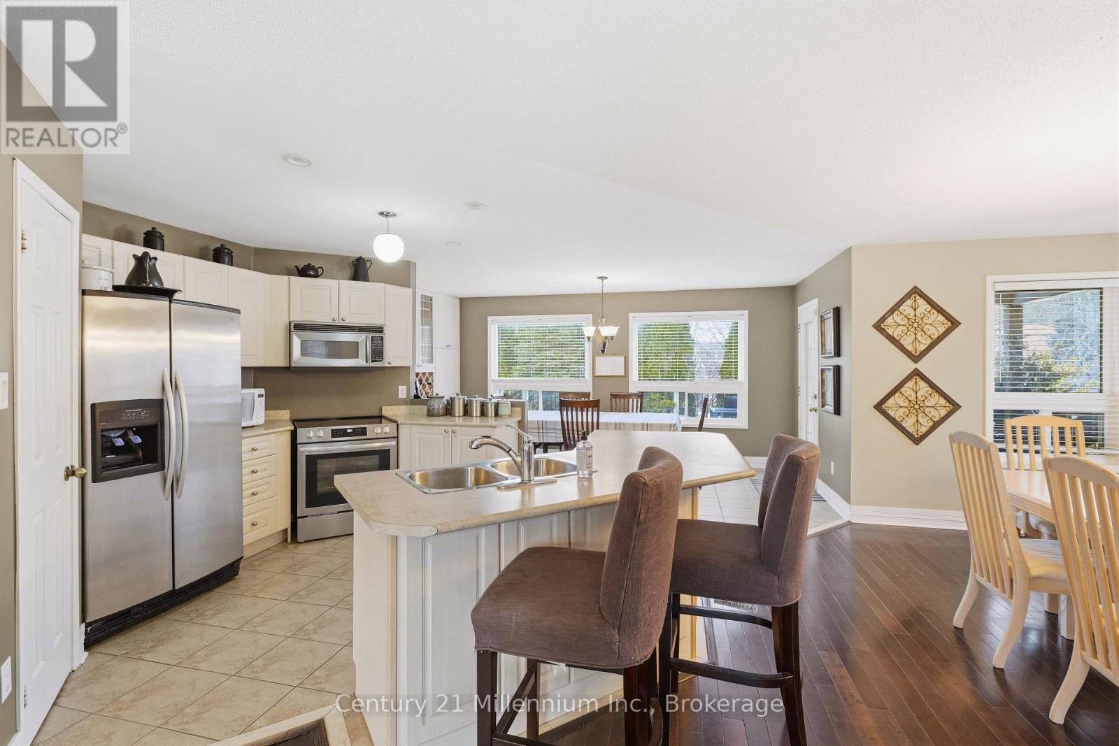 135 Royal Beech Drive, Wasaga Beach, Ontario  L9Z 2N3 - Photo 12 - S12953758