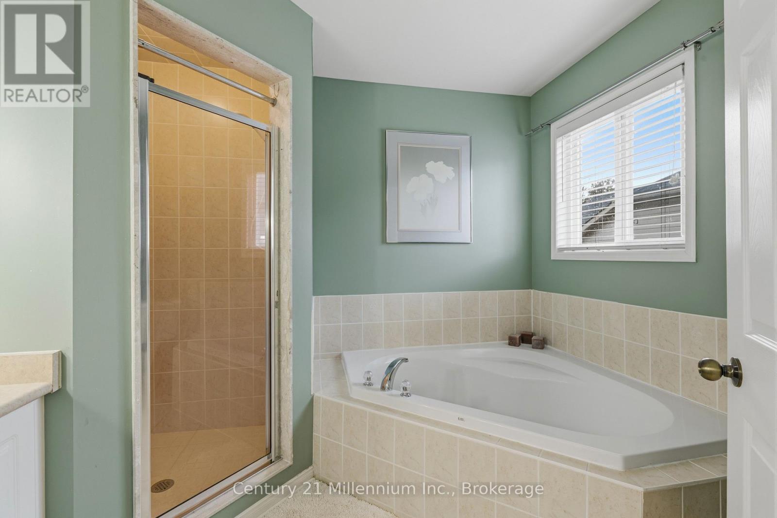 135 Royal Beech Drive, Wasaga Beach, Ontario  L9Z 2N3 - Photo 18 - S12953758