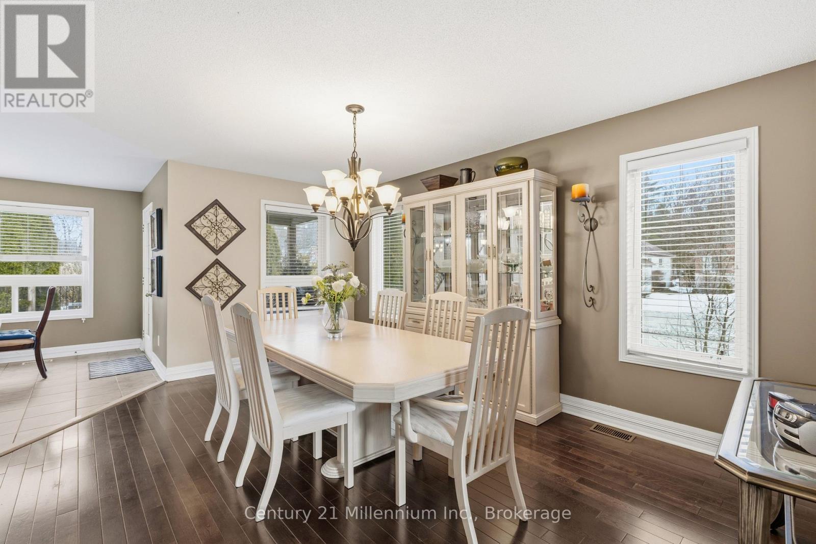 135 Royal Beech Drive, Wasaga Beach, Ontario  L9Z 2N3 - Photo 7 - S12953758