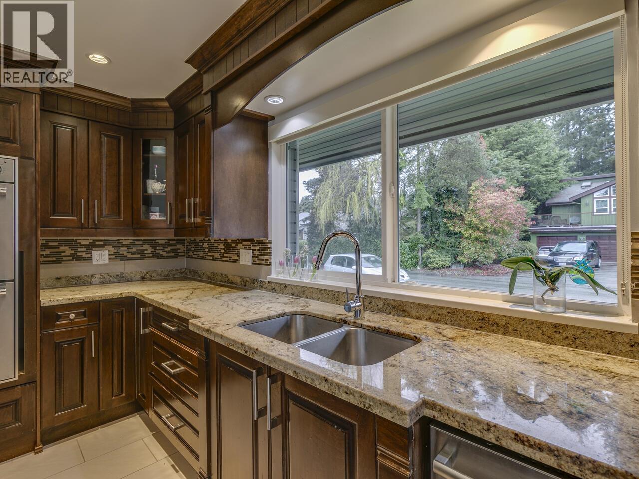 763 Weymouth Drive, North Vancouver, British Columbia  V7K 2Z5 - Photo 12 - R3106642