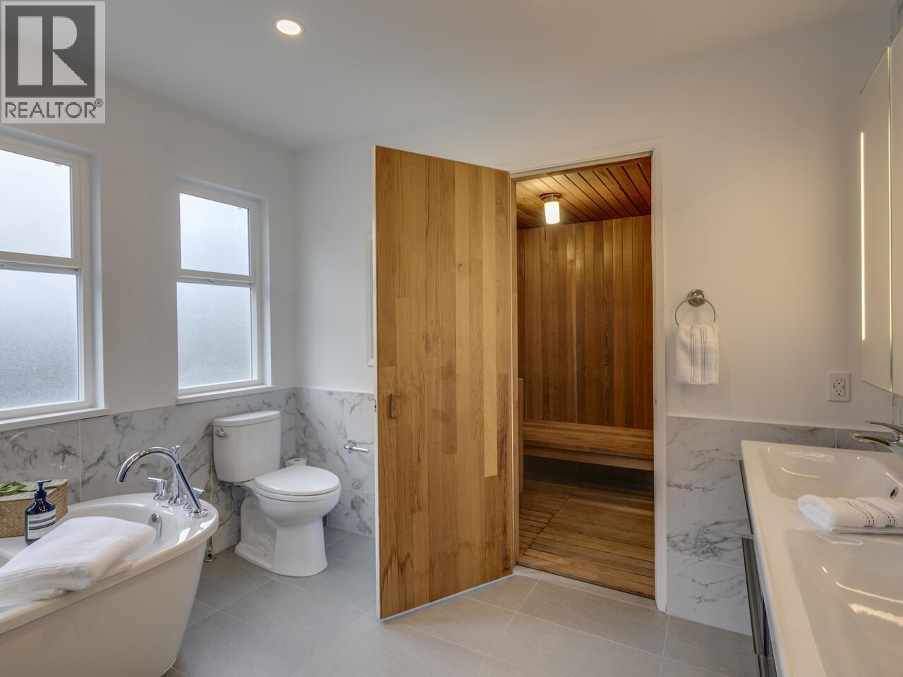 763 Weymouth Drive, North Vancouver, British Columbia  V7K 2Z5 - Photo 24 - R3106642