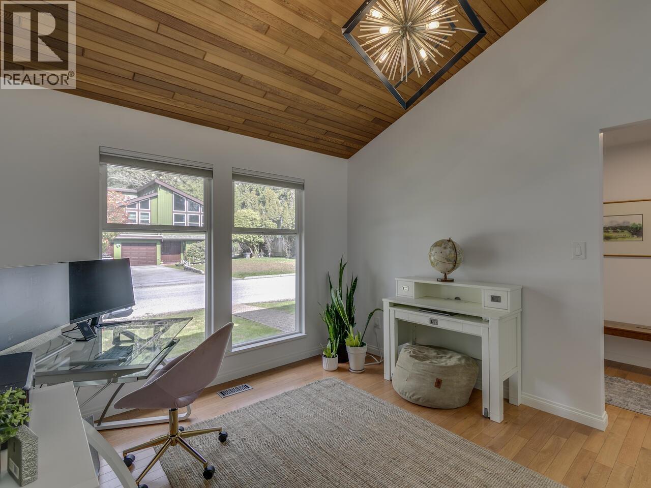 763 Weymouth Drive, North Vancouver, British Columbia  V7K 2Z5 - Photo 5 - R3106642