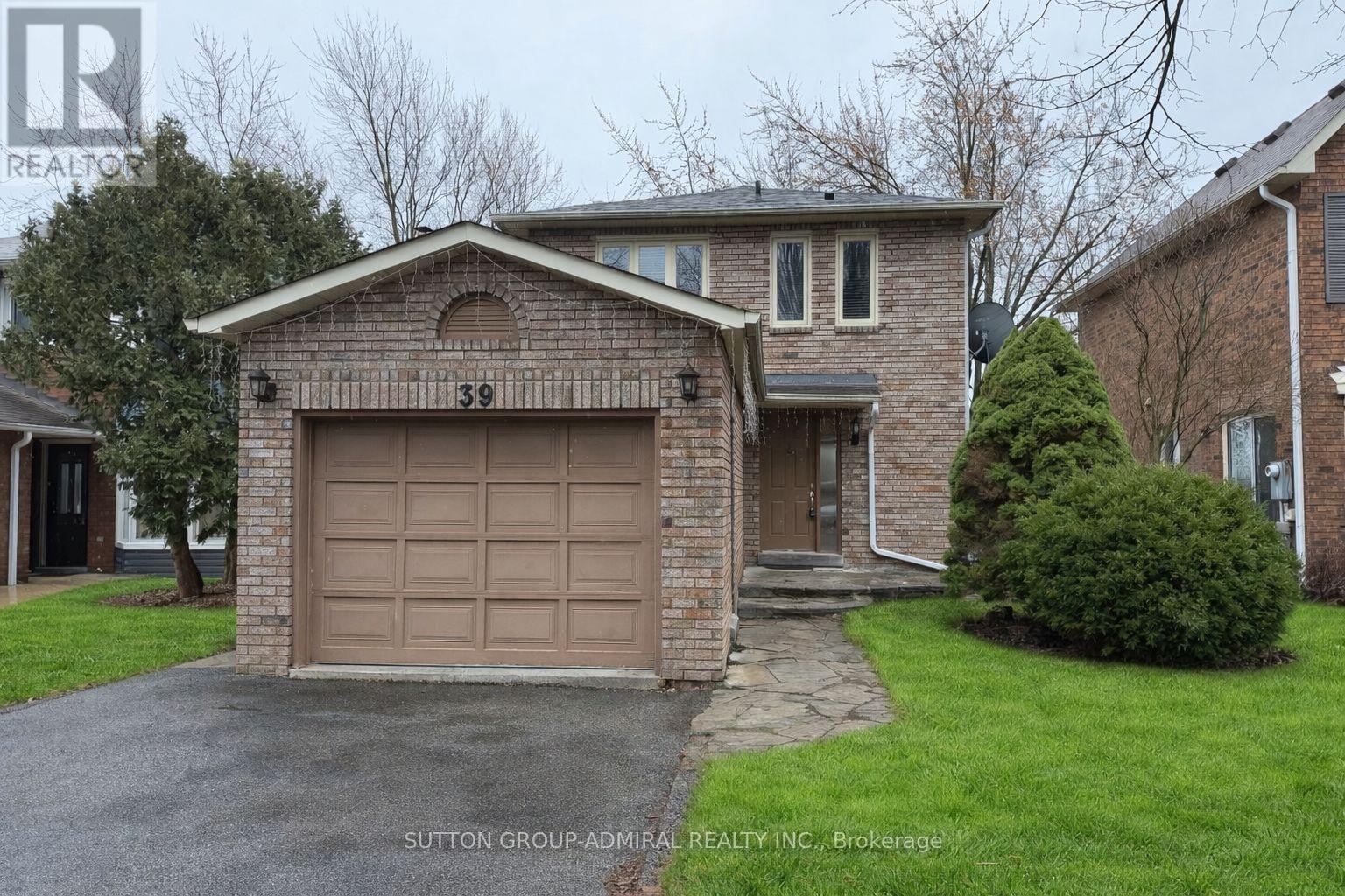 39 APRIL GARDENS, Aurora, Ontario