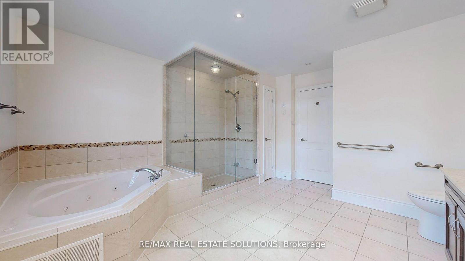 30 Mallingham Court, Toronto, Ontario  M2N 0C7 - Photo 28 - C12953780