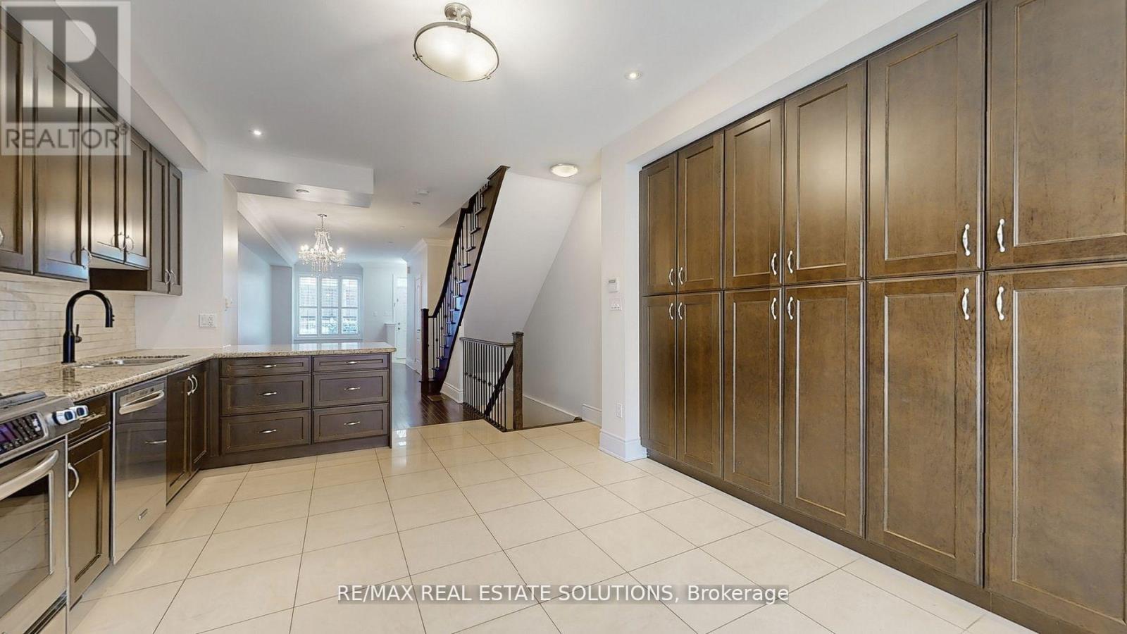 30 Mallingham Court, Toronto, Ontario  M2N 0C7 - Photo 6 - C12953780