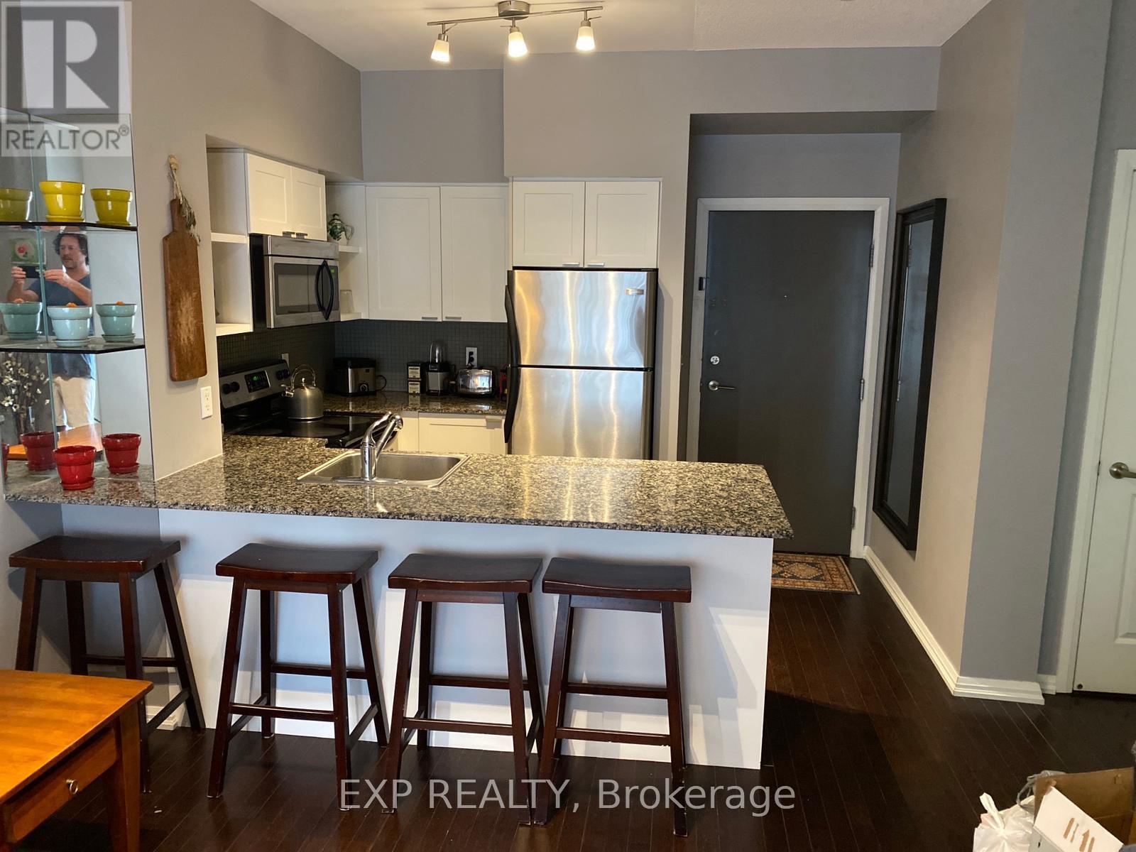 1408 - 35 Hayden Street, Toronto, Ontario  M4Y 2P2 - Photo 5 - C12953818