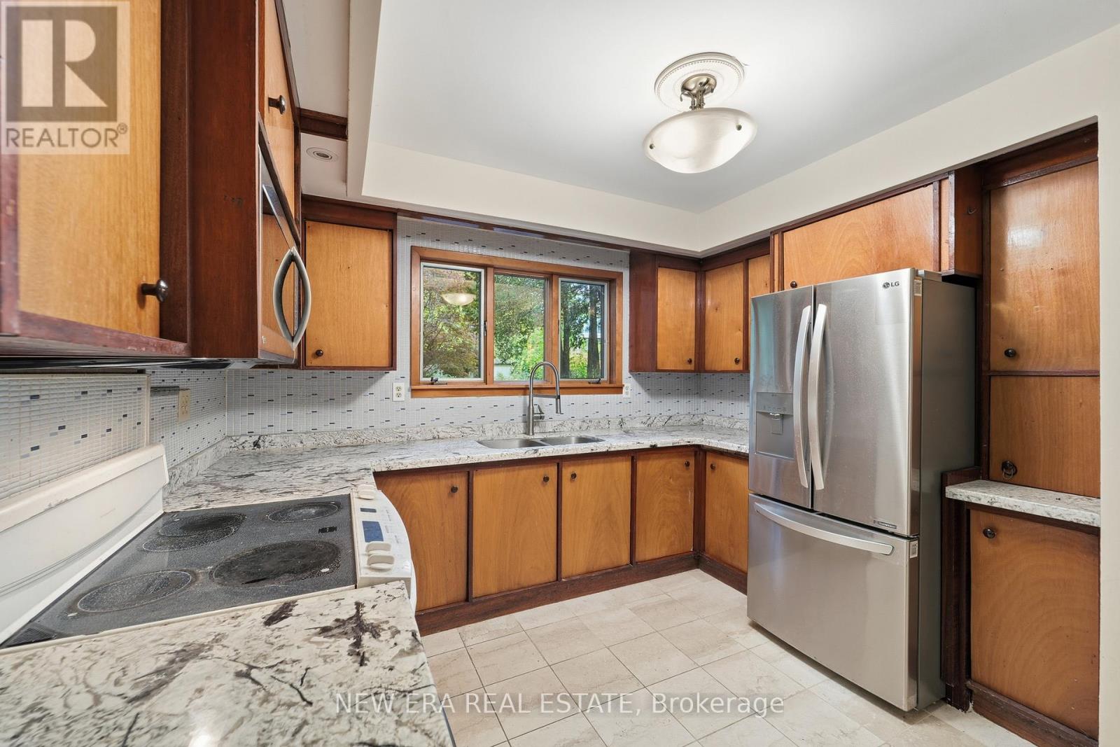 508 Cliffview Road, Pickering, Ontario  L1W 2N9 - Photo 17 - E12953768