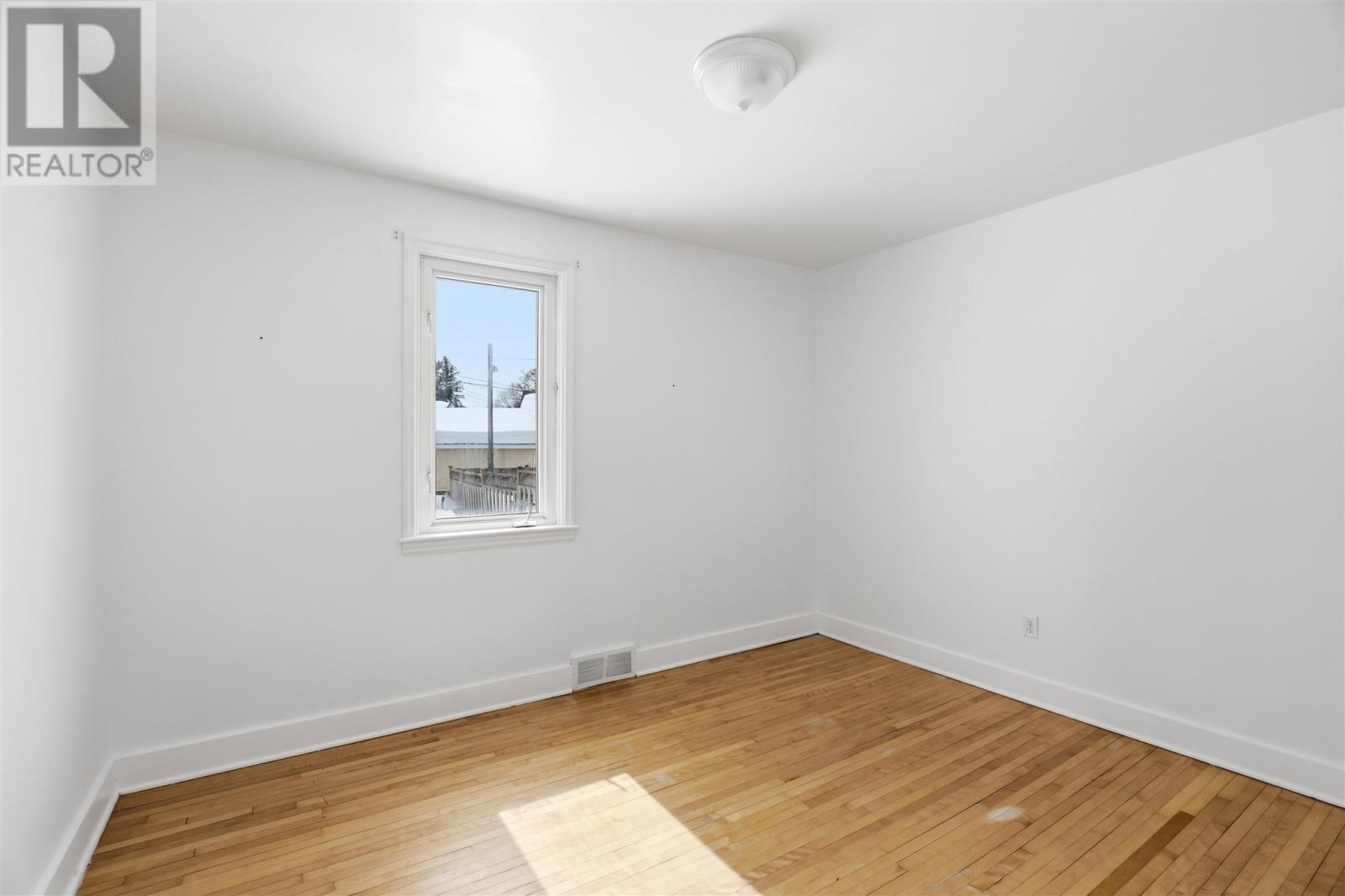 59 Mark St, Sault Ste. Marie, Ontario  P6A 3M1 - Photo 13 - SM260614