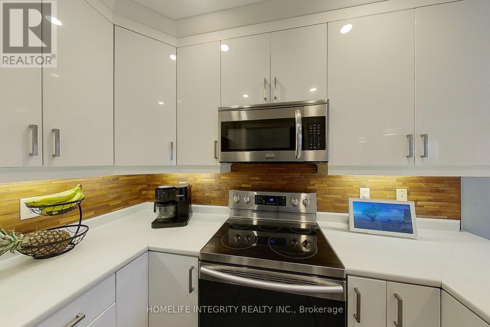 120 Stonemount Crescent, Essa (Angus), Ontario  L0M 1B4 - Photo 10 - N12953784