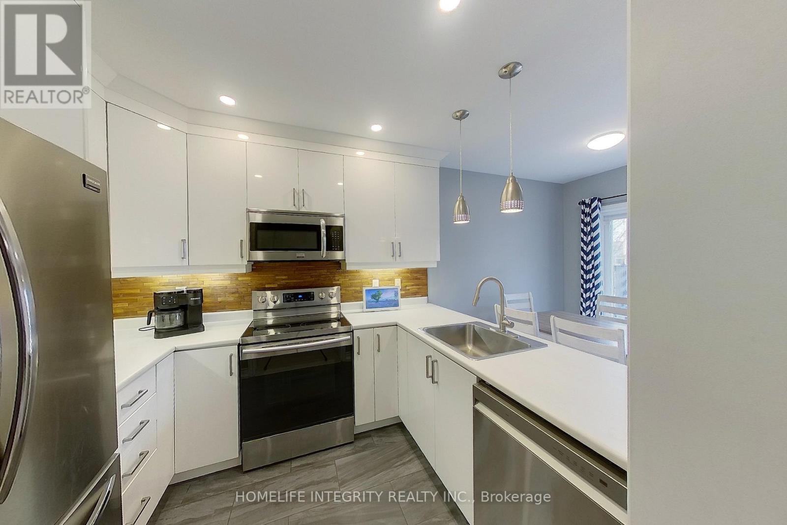 120 Stonemount Crescent, Essa (Angus), Ontario  L0M 1B4 - Photo 11 - N12953784