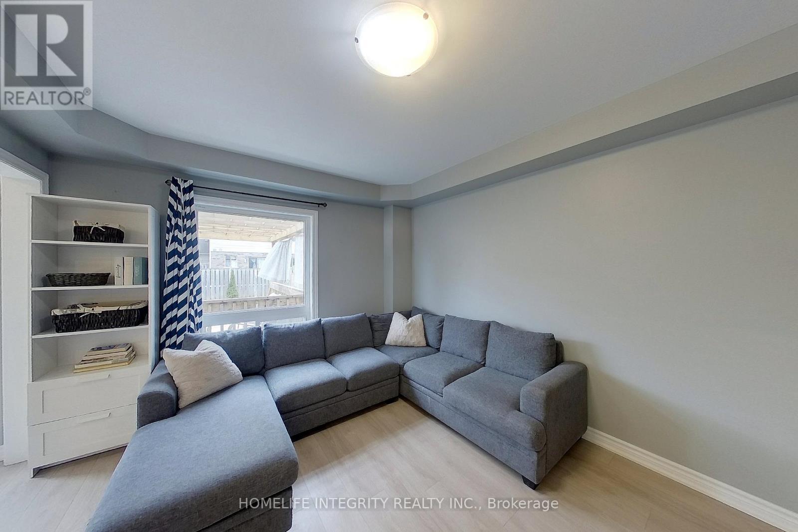 120 Stonemount Crescent, Essa (Angus), Ontario  L0M 1B4 - Photo 7 - N12953784