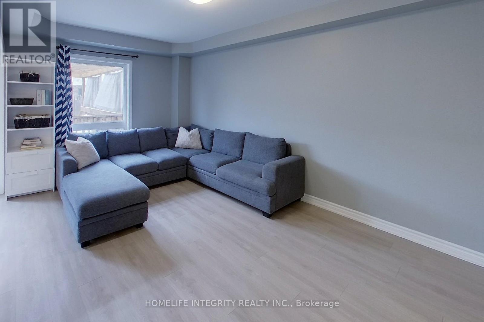 120 Stonemount Crescent, Essa (Angus), Ontario  L0M 1B4 - Photo 8 - N12953784