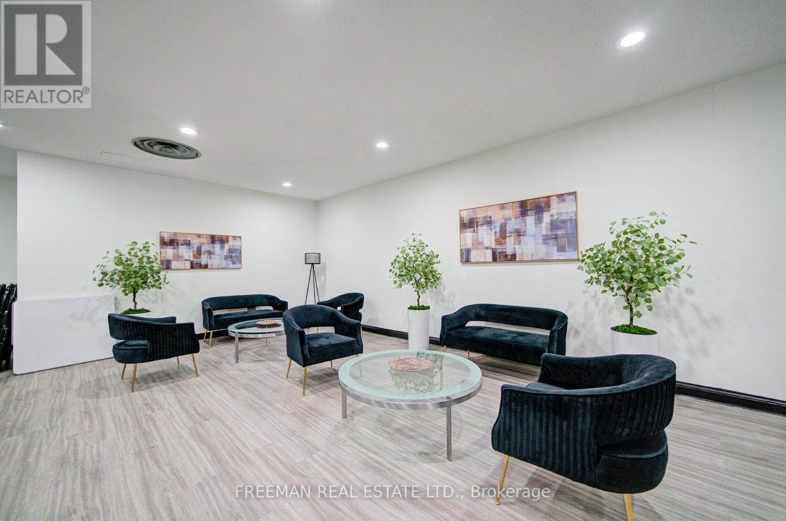 2405 - 633 Bay Street, Toronto, Ontario  M5G 2G4 - Photo 28 - C12953544