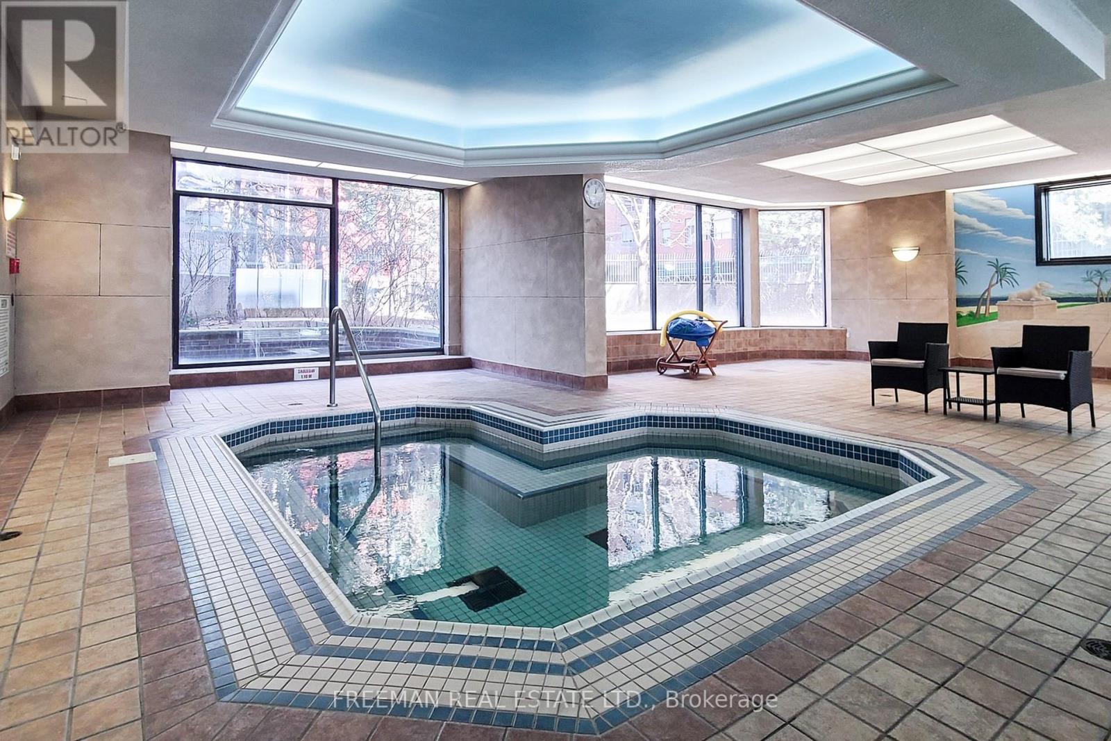 2405 - 633 Bay Street, Toronto, Ontario  M5G 2G4 - Photo 35 - C12953544