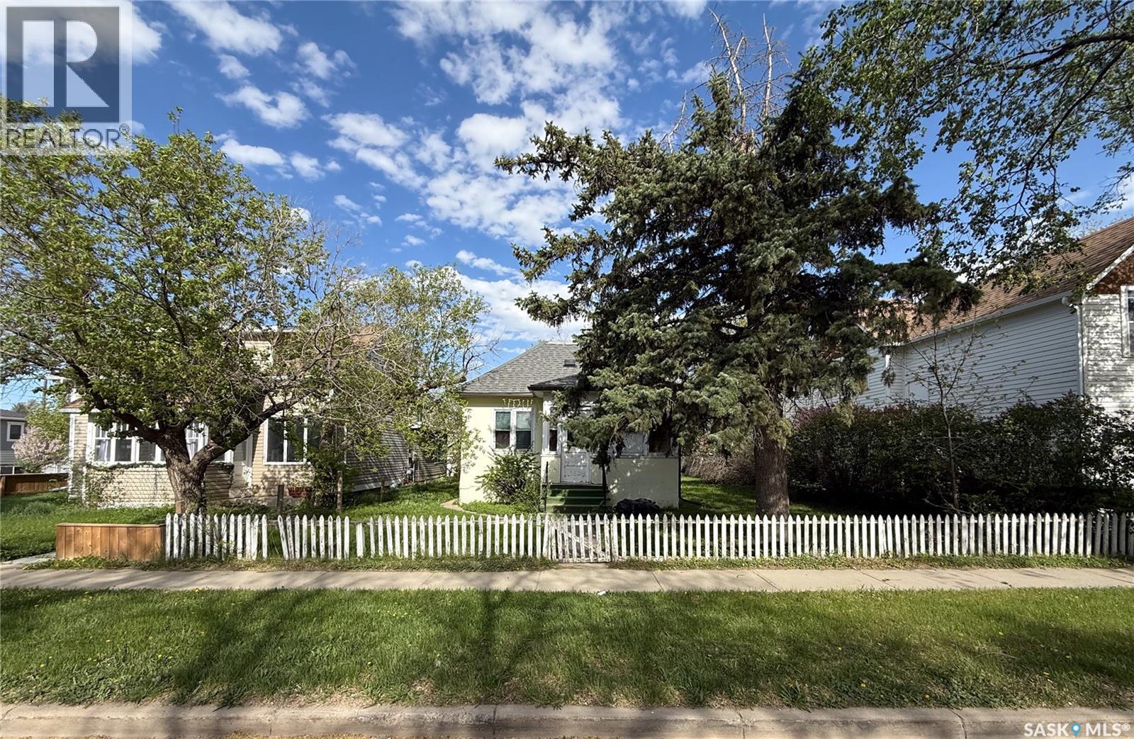 269 2nd AVENUE NE, Swift Current, Saskatchewan