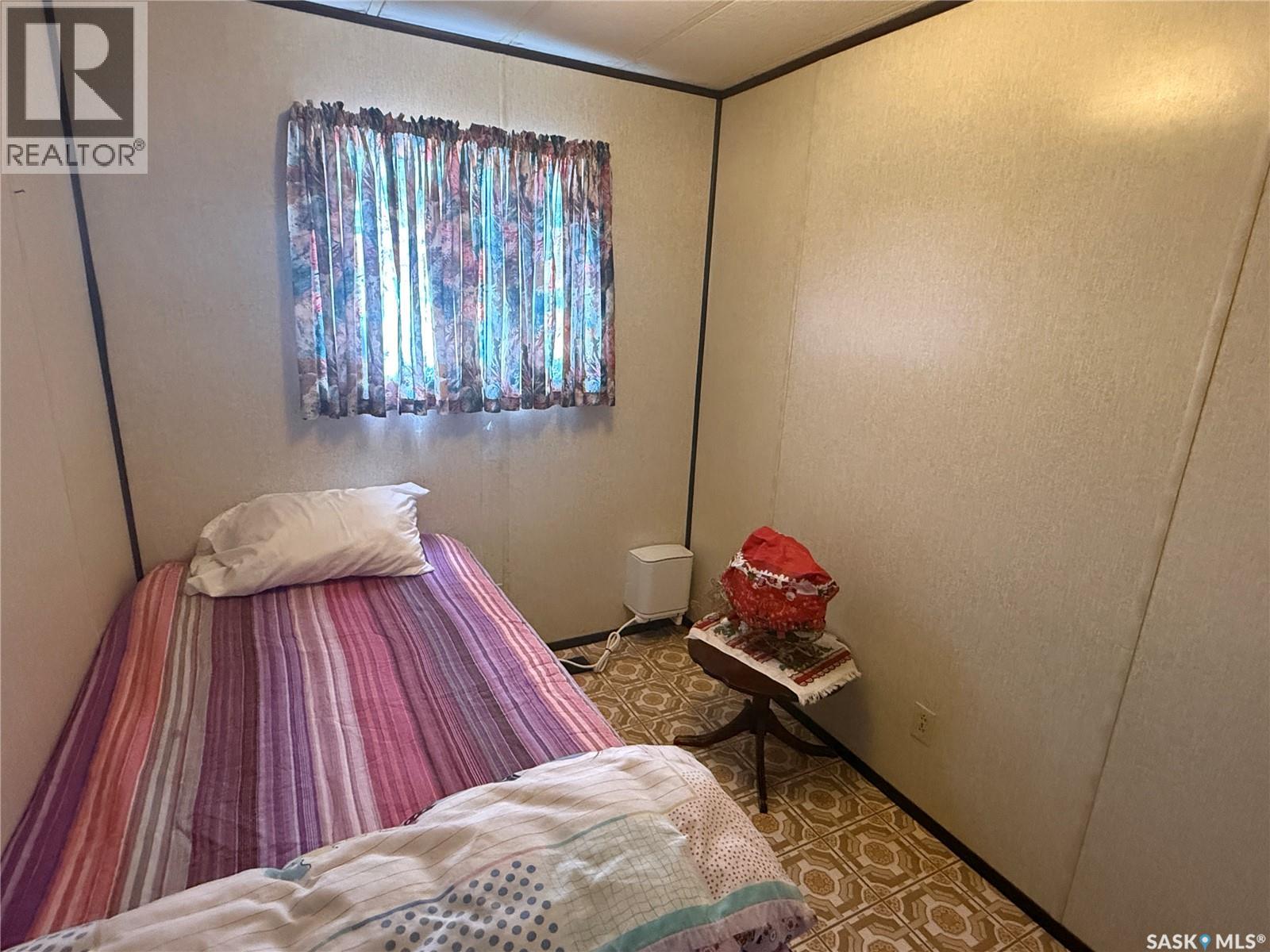 21 Navou Park, Weyburn, Saskatchewan  S4H 2J8 - Photo 4 - SK031986