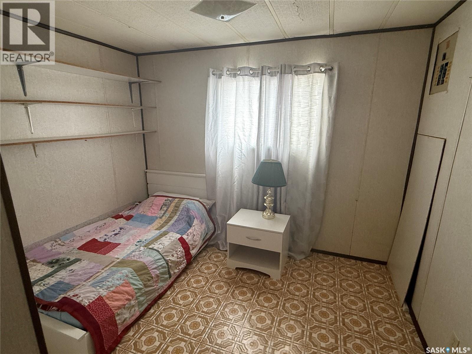 21 Navou Park, Weyburn, Saskatchewan  S4H 2J8 - Photo 5 - SK031986