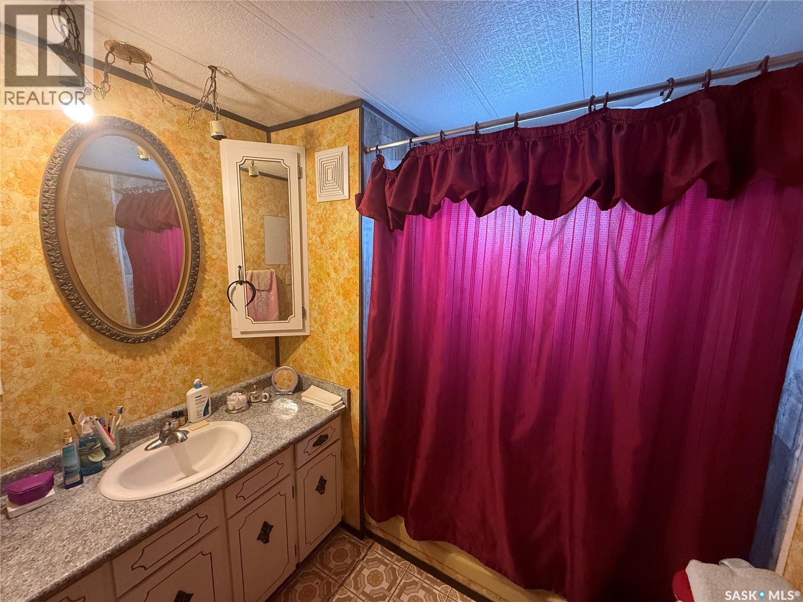 21 Navou Park, Weyburn, Saskatchewan  S4H 2J8 - Photo 7 - SK031986