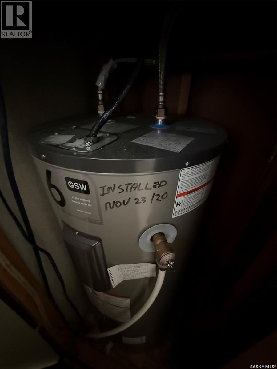 21 Navou Park, Weyburn, Saskatchewan  S4H 2J8 - Photo 9 - SK031986