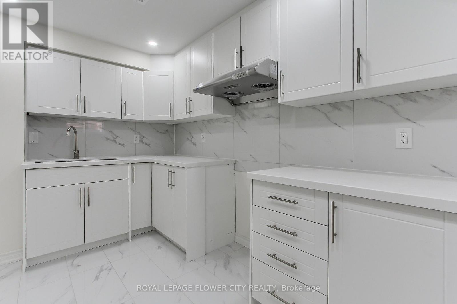 Basement - 25 Aird Court, Milton, Ontario  L9T 3Y1 - Photo 7 - W12953760