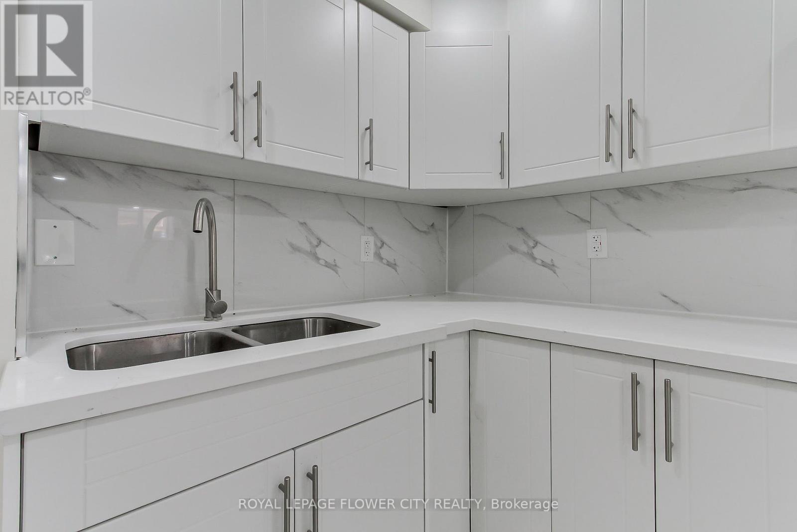 Basement - 25 Aird Court, Milton, Ontario  L9T 3Y1 - Photo 8 - W12953760