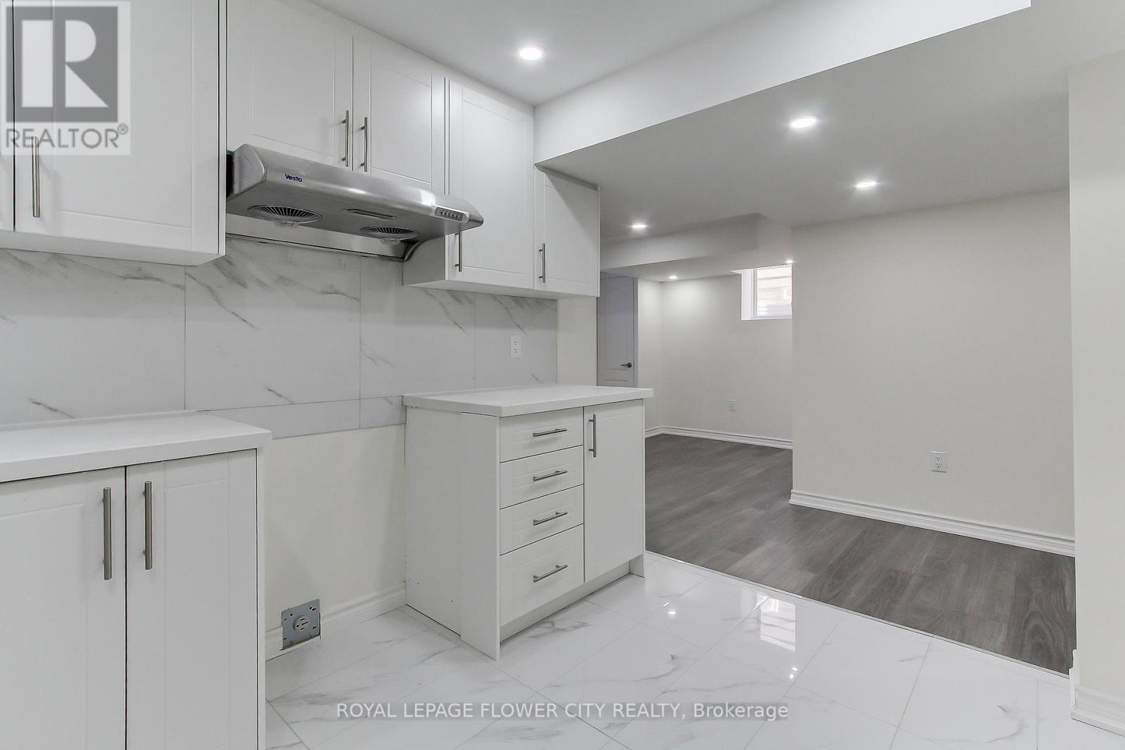 Basement - 25 Aird Court, Milton, Ontario  L9T 3Y1 - Photo 9 - W12953760