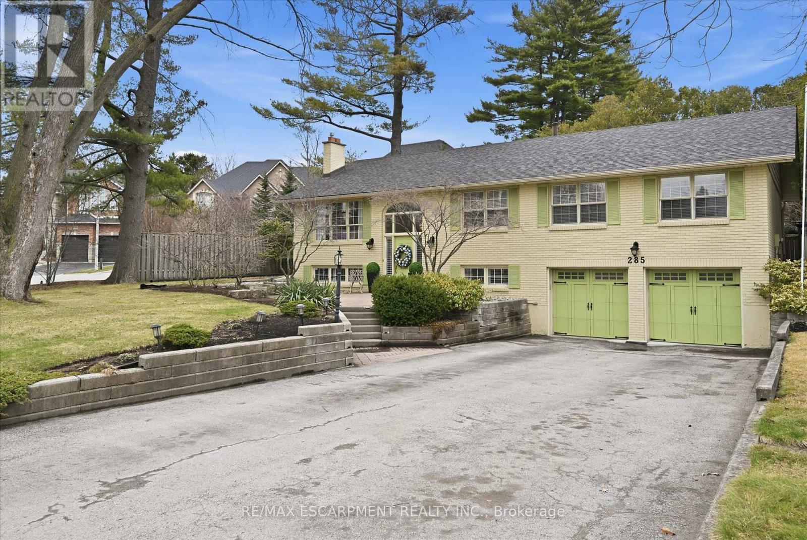 285 Glen Afton Drive, Burlington, Ontario  L7L 1G8 - Photo 1 - W12953772