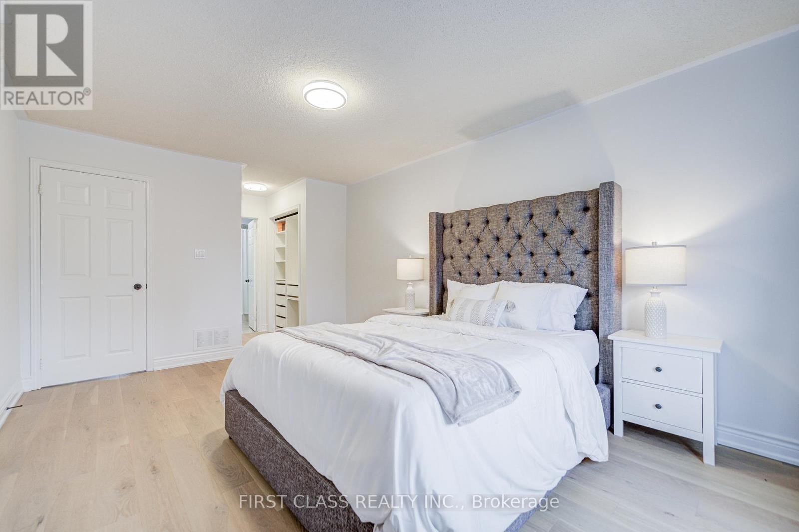 626 Wildgrass Road, Mississauga, Ontario  L5B 4J1 - Photo 11 - W12953776