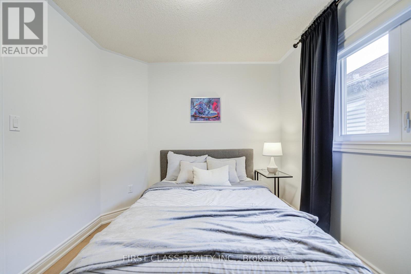 626 Wildgrass Road, Mississauga, Ontario  L5B 4J1 - Photo 14 - W12953776