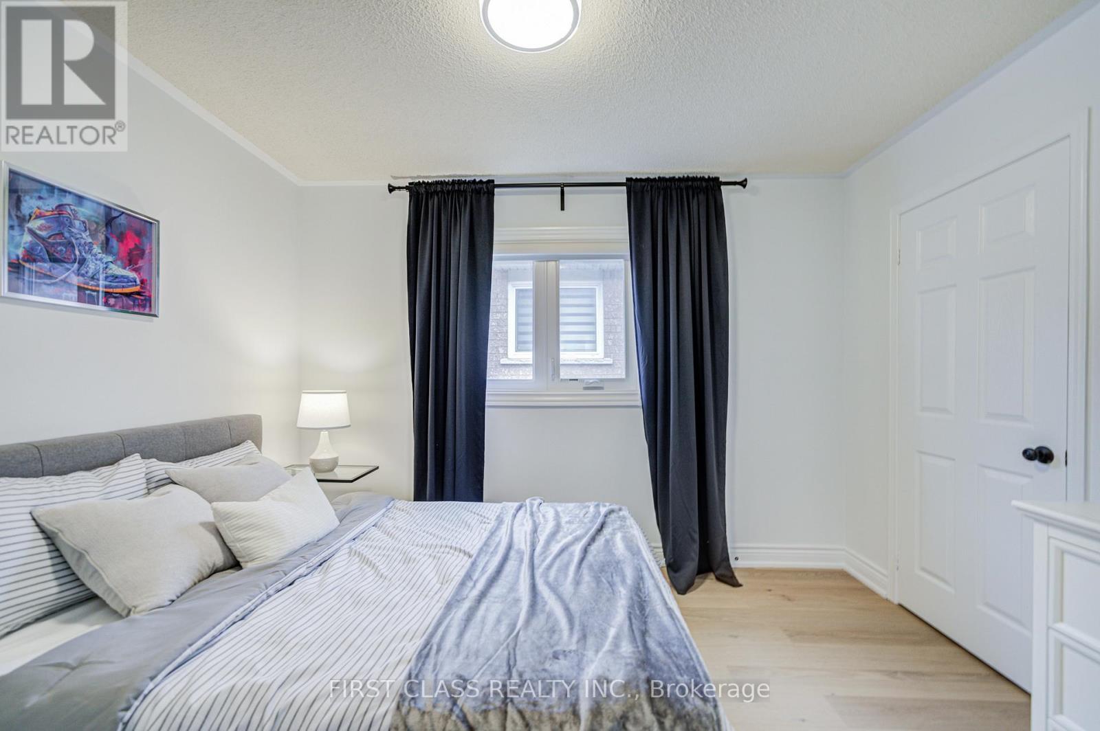 626 Wildgrass Road, Mississauga, Ontario  L5B 4J1 - Photo 15 - W12953776