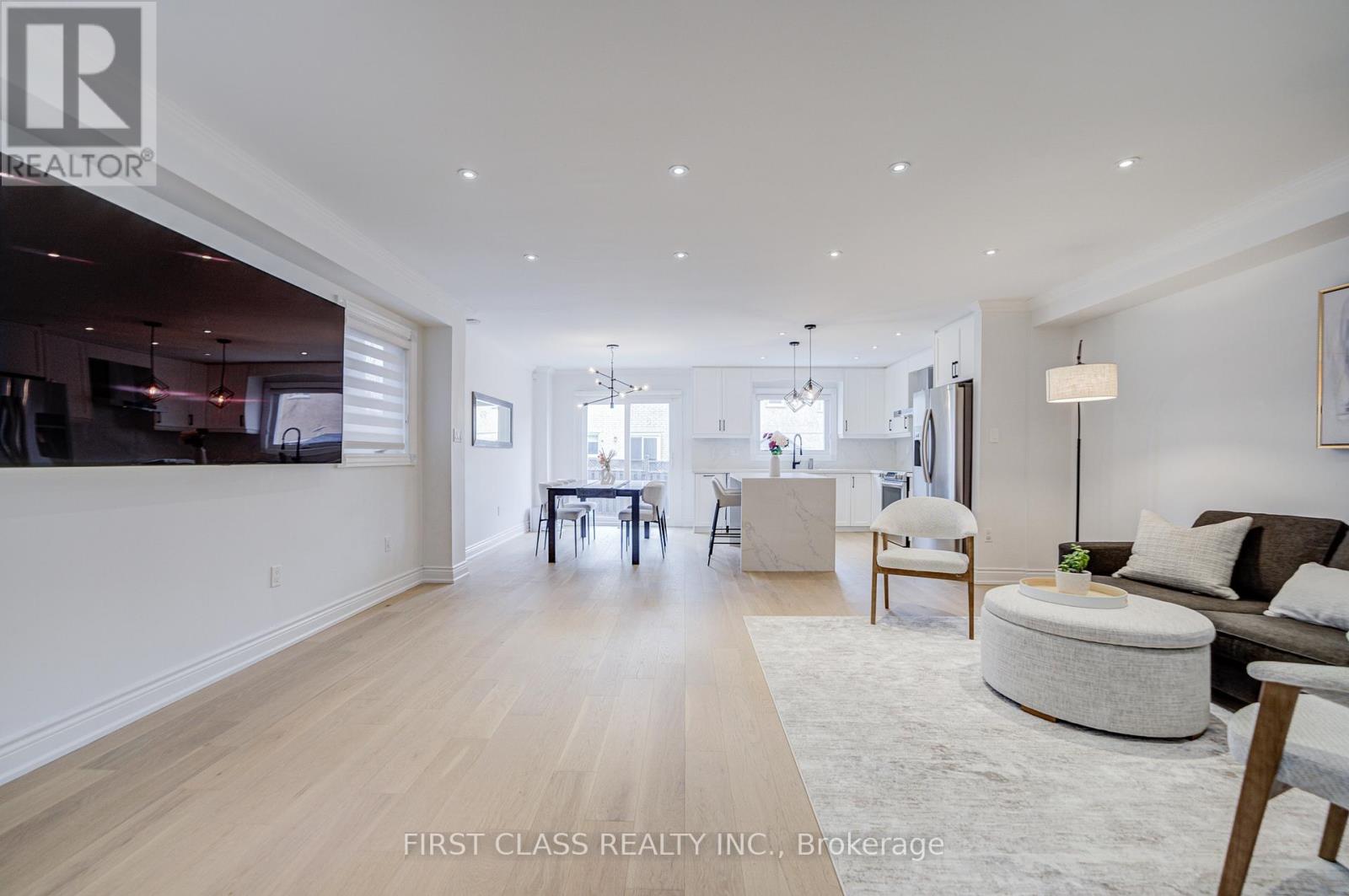 626 Wildgrass Road, Mississauga, Ontario  L5B 4J1 - Photo 3 - W12953776