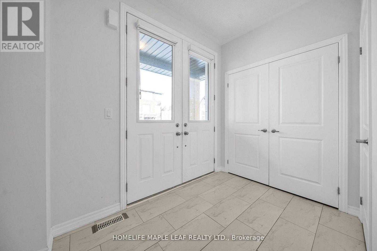 32 Camino Real Drive, Caledon, Ontario  L7C 1Z9 - Photo 4 - W12953786