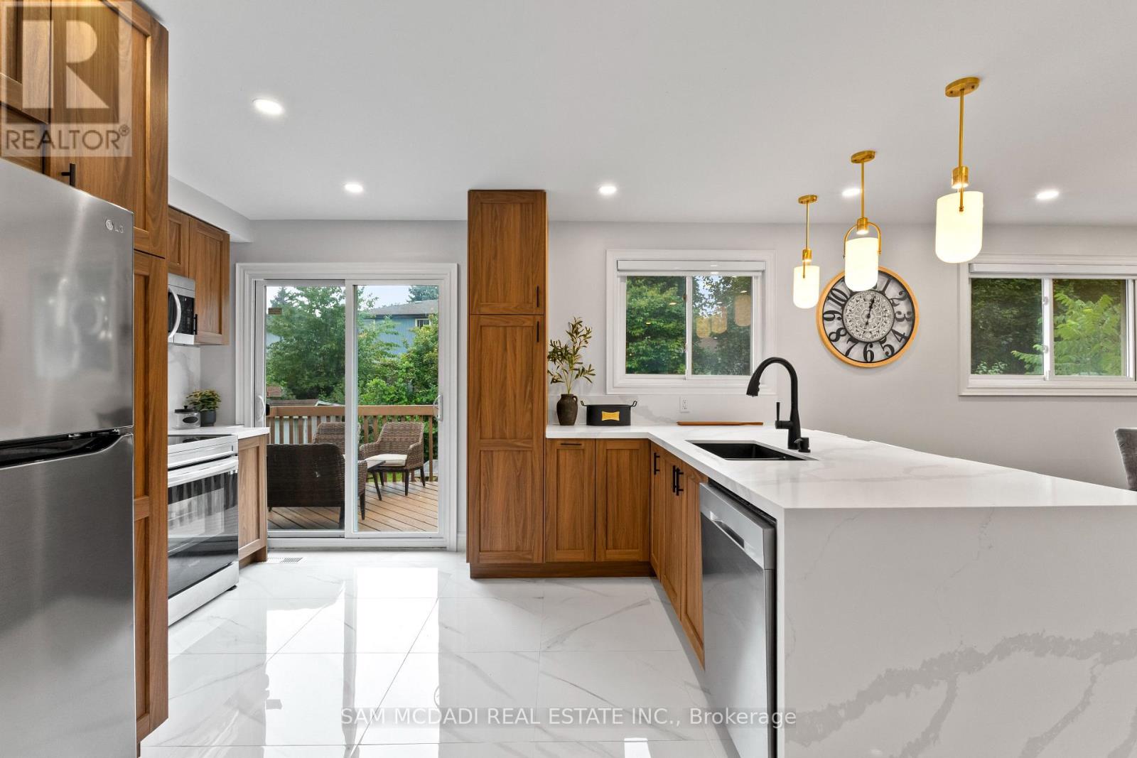 7209 Fayette Circle, Mississauga, Ontario  L5N 1Y5 - Photo 7 - W12953848