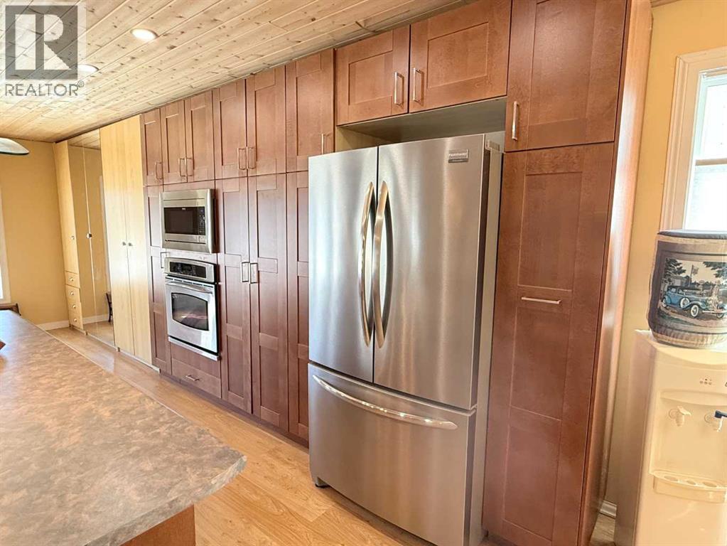 5014 51 Street, Islay, Alberta  T0B 2J0 - Photo 9 - A2294824