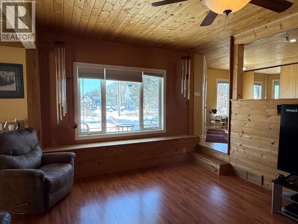 5014 51 Street, Islay, Alberta  T0B 2J0 - Photo 15 - A2294824