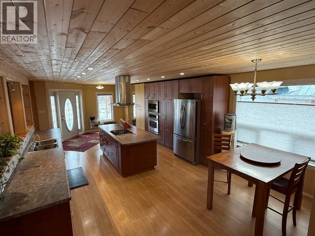 5014 51 Street, Islay, Alberta  T0B 2J0 - Photo 10 - A2294824