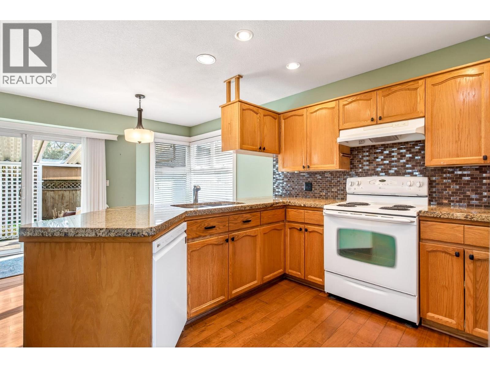 1238 Benneck Way, Port Coquitlam, British Columbia  V3C 5Y9 - Photo 15 - R3106530