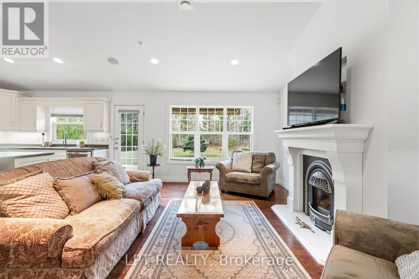 10023 Jenna Road, Lambton Shores, Ontario  N0M 1T0 - Photo 10 - X12953964