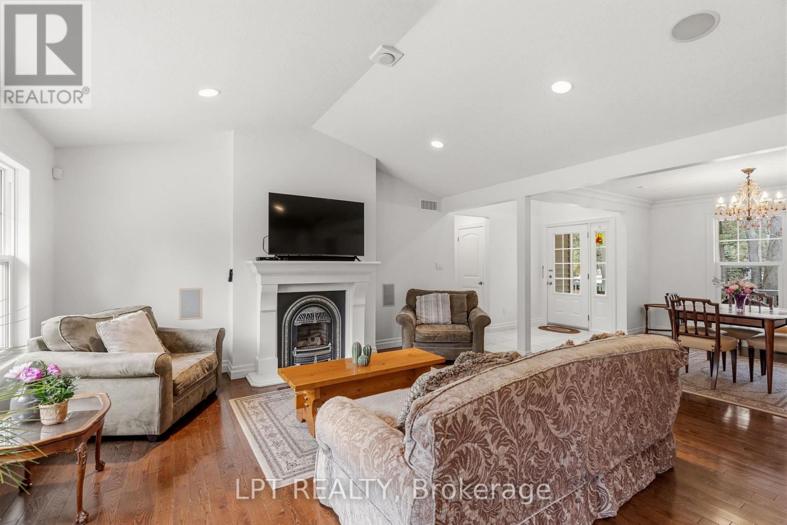 10023 Jenna Road, Lambton Shores, Ontario  N0M 1T0 - Photo 13 - X12953964