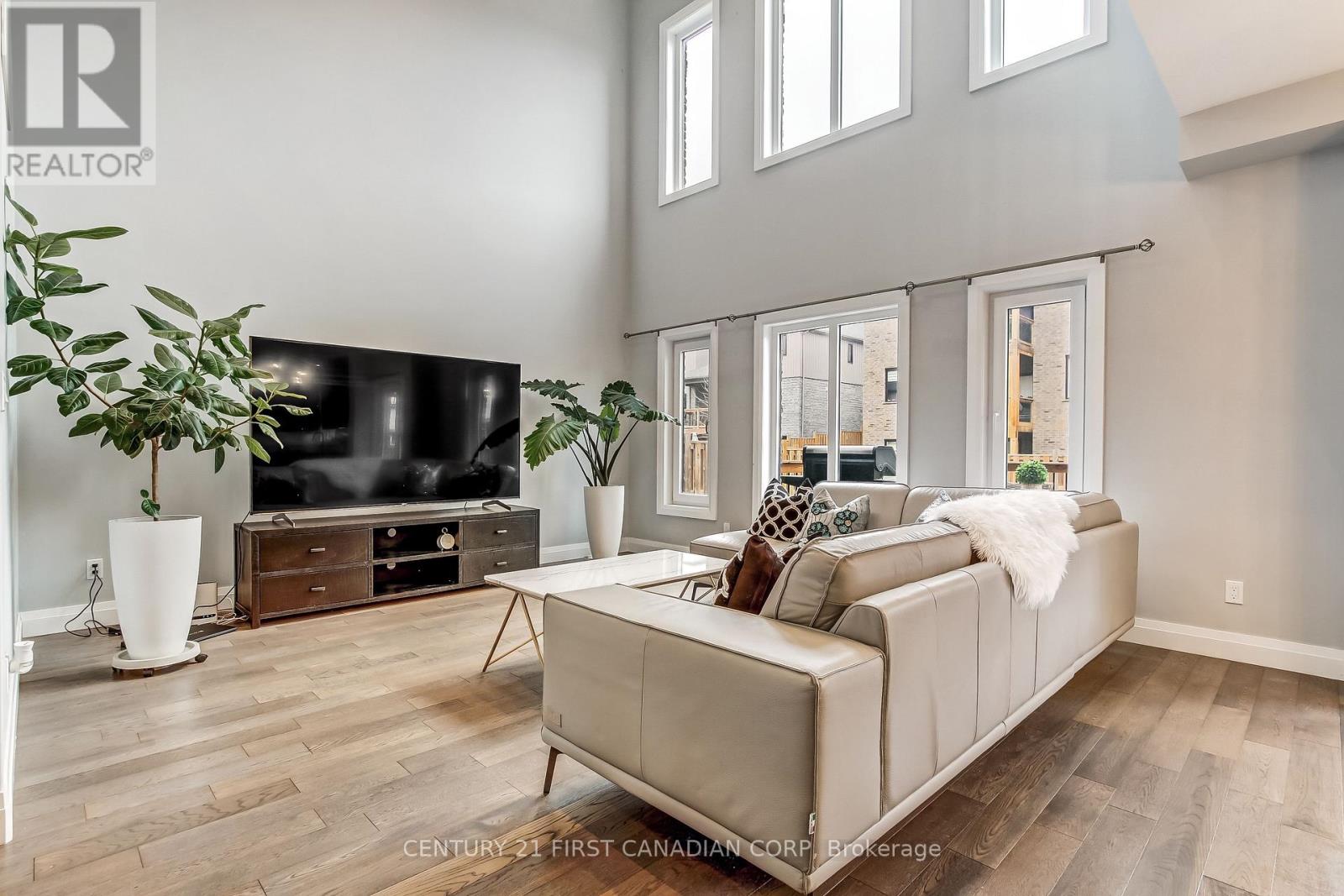 753 Superior Drive, London North, Ontario  N5X 3Z1 - Photo 5 - X12953982