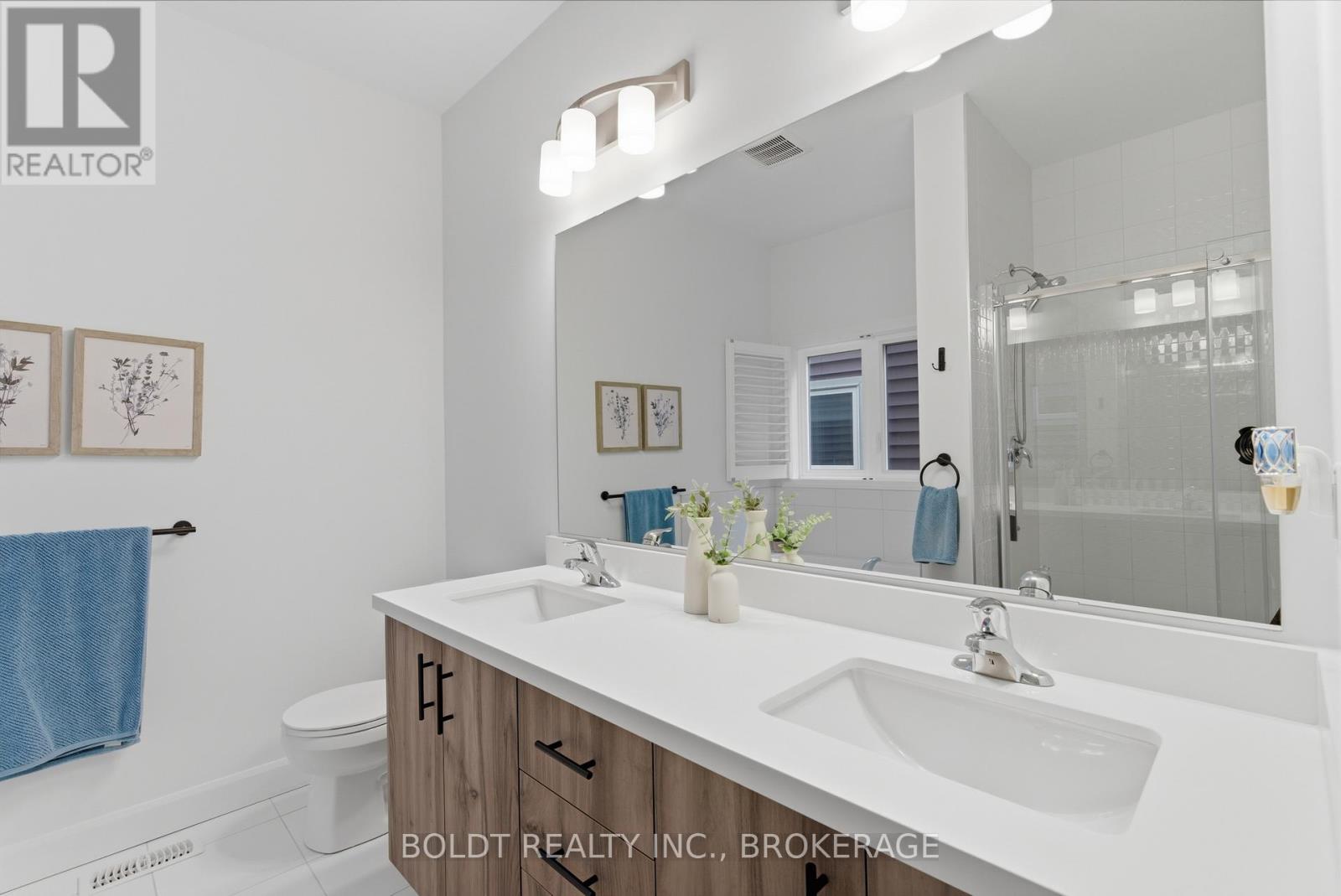 70 Beachwalk Crescent, Fort Erie, Ontario  L0S 1B0 - Photo 16 - X12953006