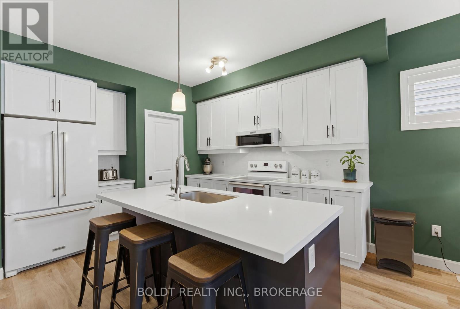 70 Beachwalk Crescent, Fort Erie, Ontario  L0S 1B0 - Photo 7 - X12953006