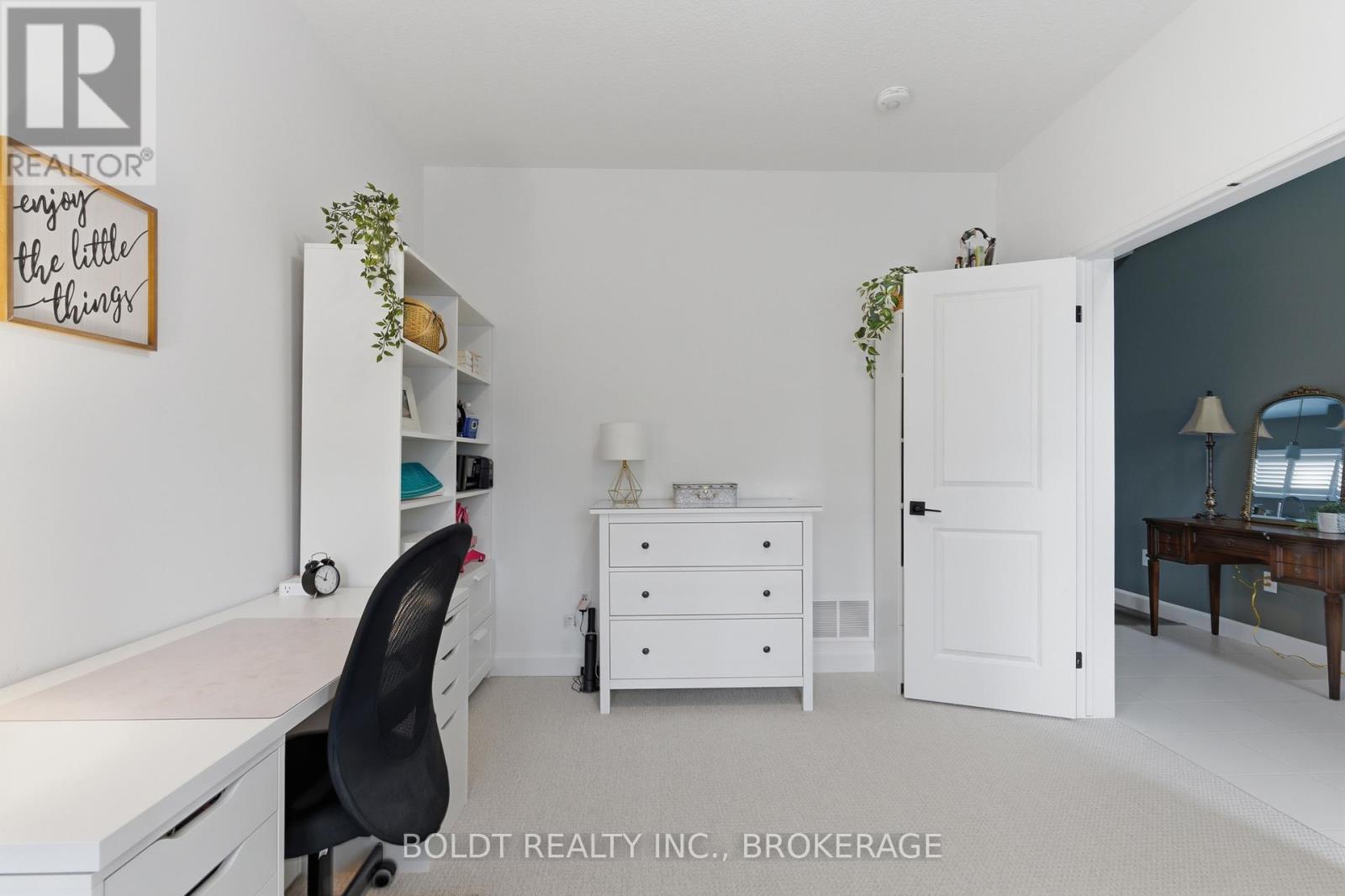 70 Beachwalk Crescent, Fort Erie, Ontario  L0S 1B0 - Photo 5 - X12953006