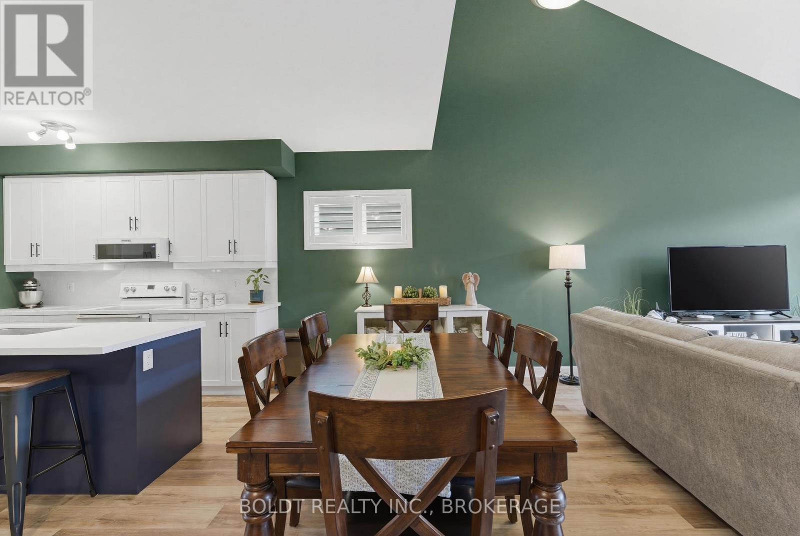 70 Beachwalk Crescent, Fort Erie, Ontario  L0S 1B0 - Photo 9 - X12953006