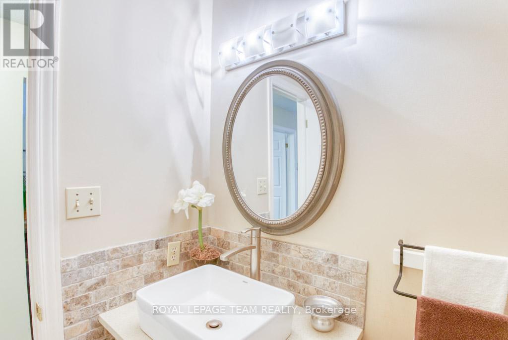 27 Sherk Crescent, Ottawa, Ontario  K2K 2L3 - Photo 15 - X12953916